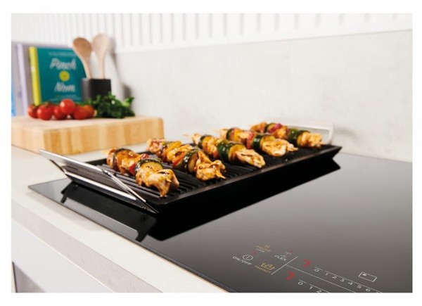 Westinghouse 90cm 4 zone induction cooktop with boilprotect %284%29
