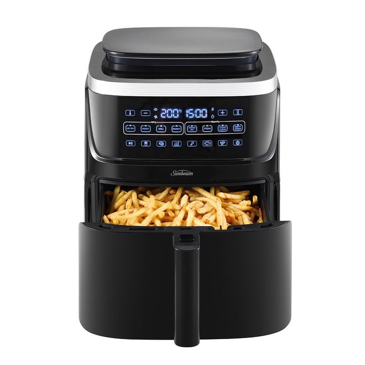 Afp4600bk sunbeam air fryer steamfry product shot straight on with fries 1340x1340 3c181e1808